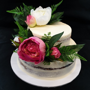 2 tier mudcake with assorted florals engagement